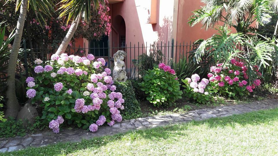 Casa Tra Il Verde E Il Blu Genova Eksteriør billede